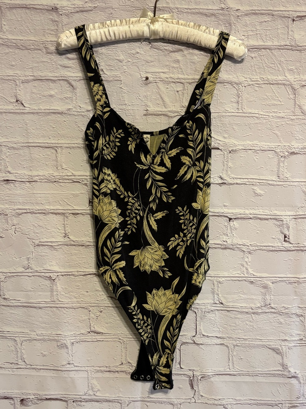 Free People Pippa V-Wire Bodysuit - Picture 6 of 16